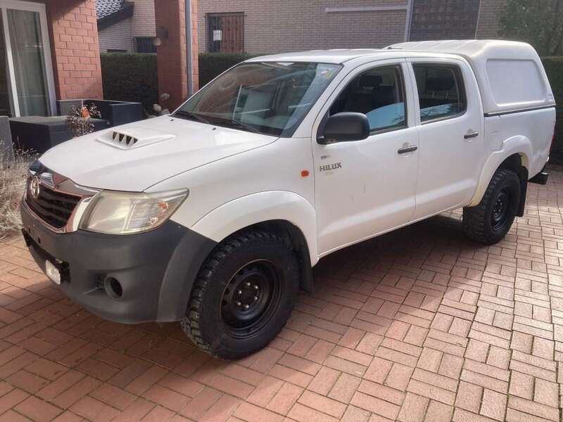 Schneeweiss Gebraucht 2016 Toyota HiLux Abholung | 17.731 € (Superpreis) - Bild 1/4