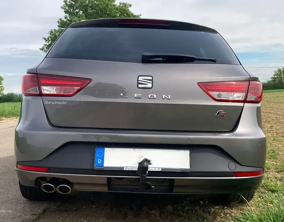 Używany Seat Leon ST FR 184 KM (135 kW) 2016 Szary Kombi