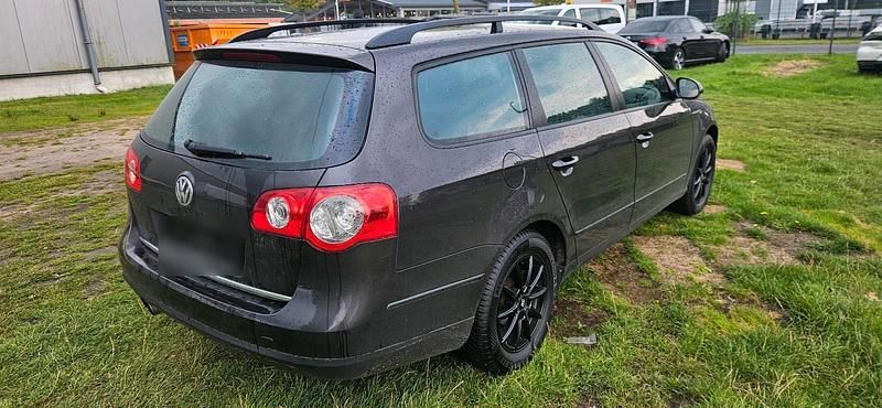 Usata VW Passat 160 CV (117 kW) 2009 Marrone Station wagon