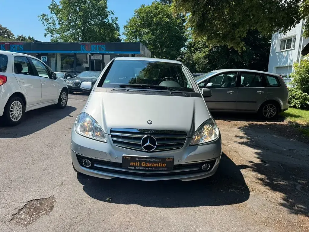 Gebraucht Mercedes A160 95 PS (69 kW) 2012 Grau  metalliclack Kleinwagen
