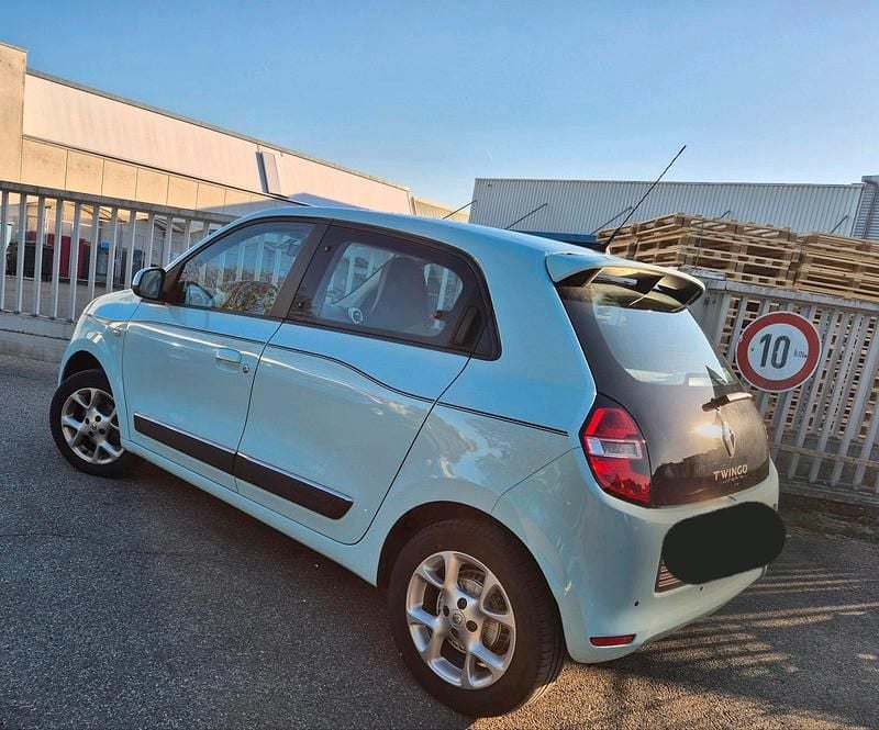 Second-hand Renault Twingo SE 71 CP (52 kW) 2017 Albastru Hatchback