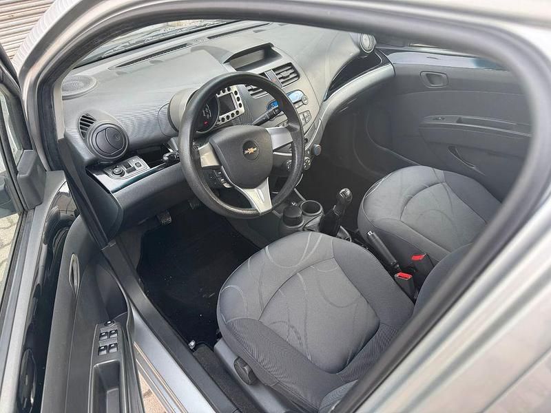 Gebraucht Chevrolet Spark LS 82 PS (60 kW) 2012 Silber Kleinwagen