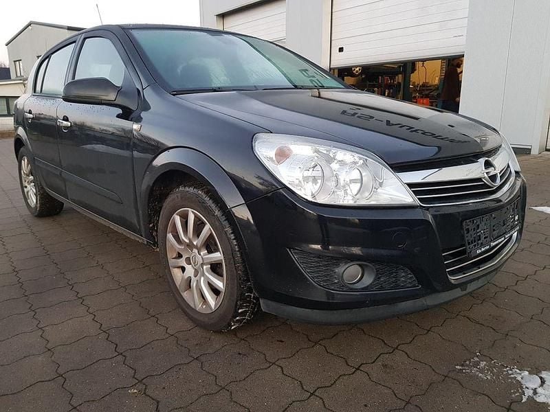 Schwarz Gebraucht 2008 Opel Astra Edition Limousine | 1.000 € (Superpreis) - Bild 1/4