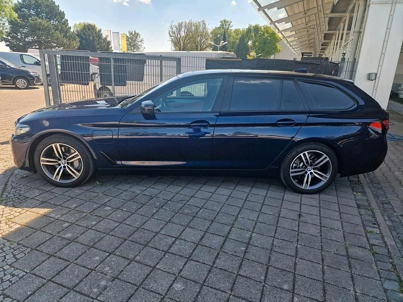 Gebraucht BMW 530e 292 PS (214 kW) 2021 Blau Kombi