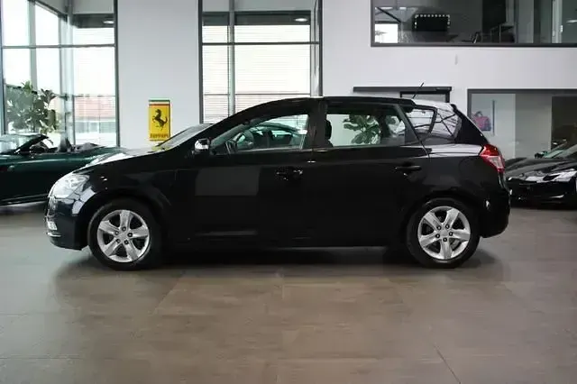 Occasion Kia Ceed Spirit 125 ch (91 kW) 2011 Noir Citadine
