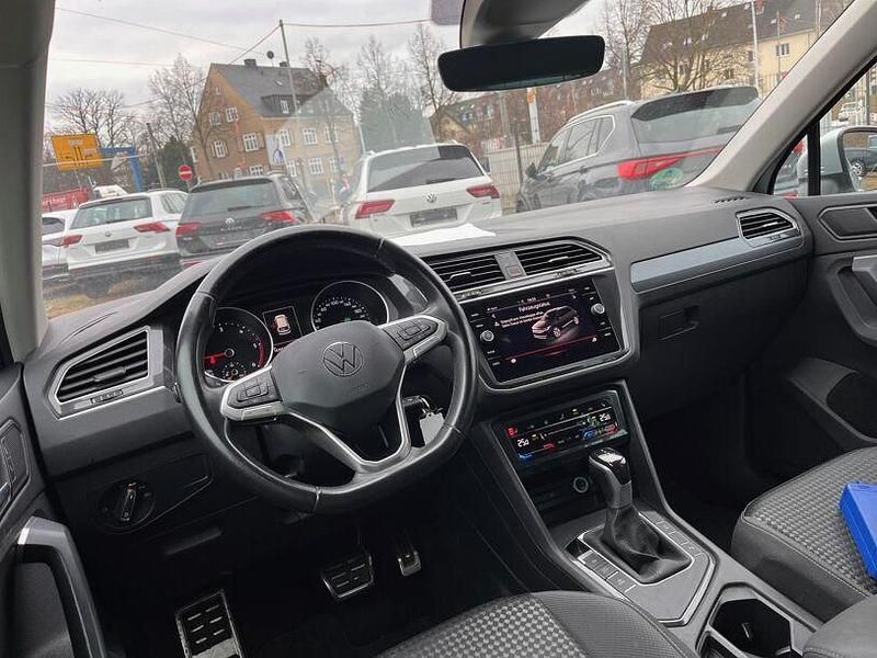Gebraucht VW Tiguan Active 150 PS (110 kW) 2021 Reflexsilber metallic SUV