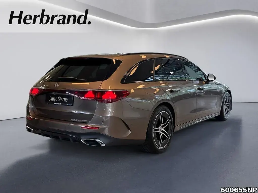 Usata Mercedes E300 AMG 204 CV (150 kW) 2025 Marrone Station wagon
