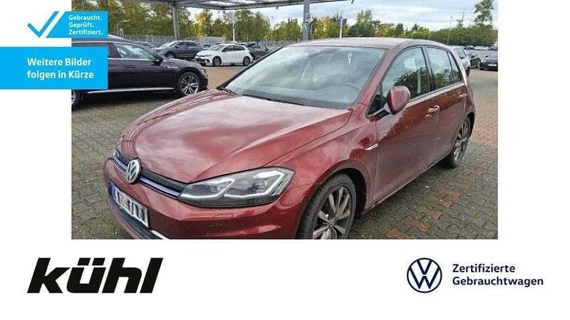 Rot Gebraucht 2019 VW Golf Highline Limousine | 15.280 € (Guter Preis) - Bild 1/2