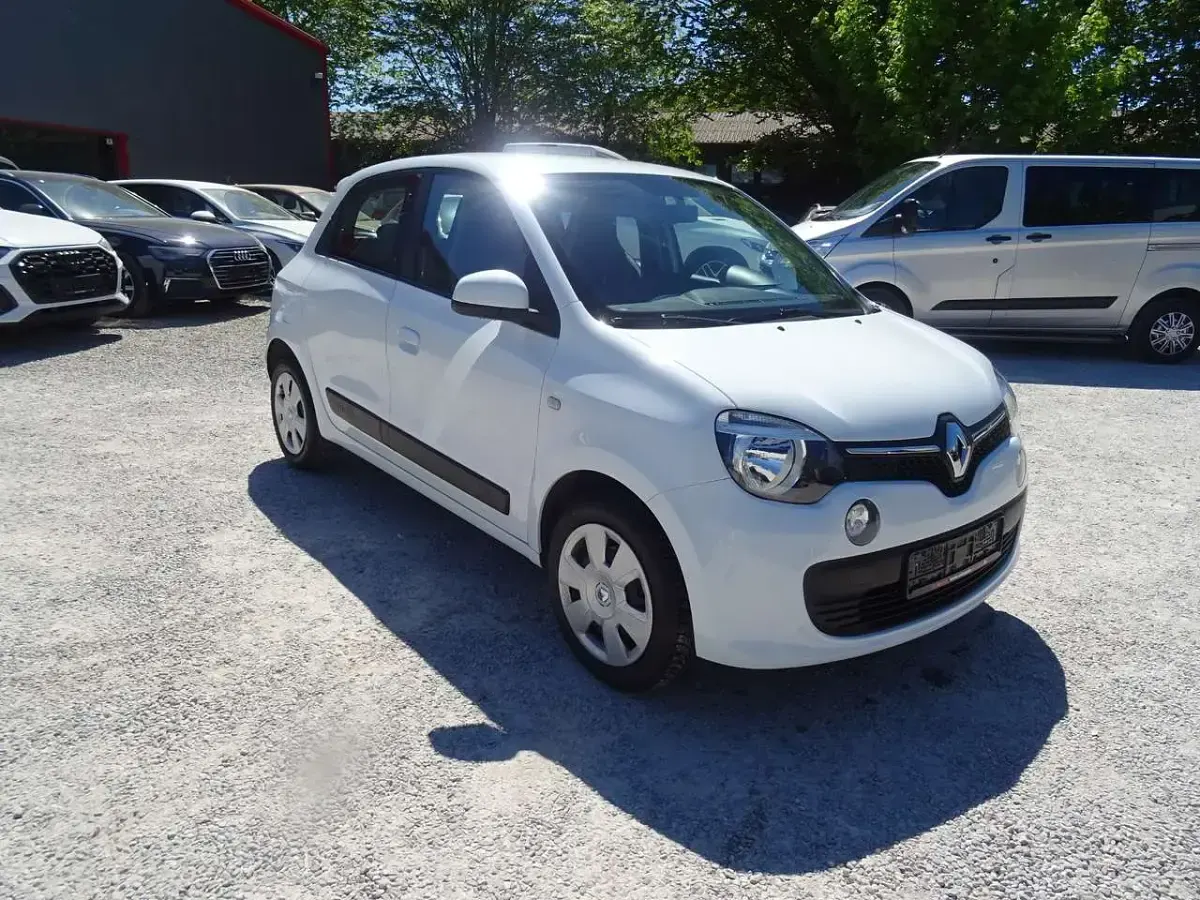 Second-hand Renault Twingo Experience 69 CP (50 kW) 2017 Alb Hatchback