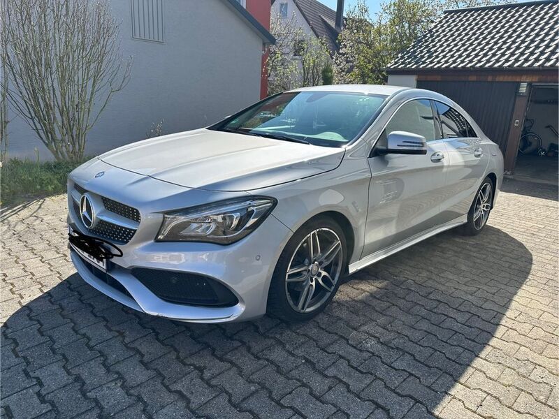 Grau Gebraucht 2017 Mercedes CLA180 Limousine | 19.500 € (Fairer Preis) - Bild 1/4