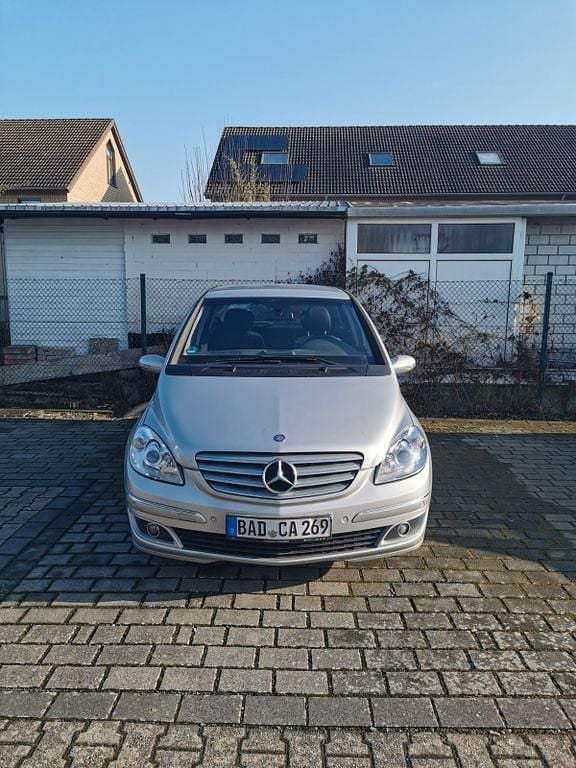 Silber Gebraucht 2005 Mercedes B170 Van / Kleinbus | 2.499 € (Superpreis) - Bild 1/4