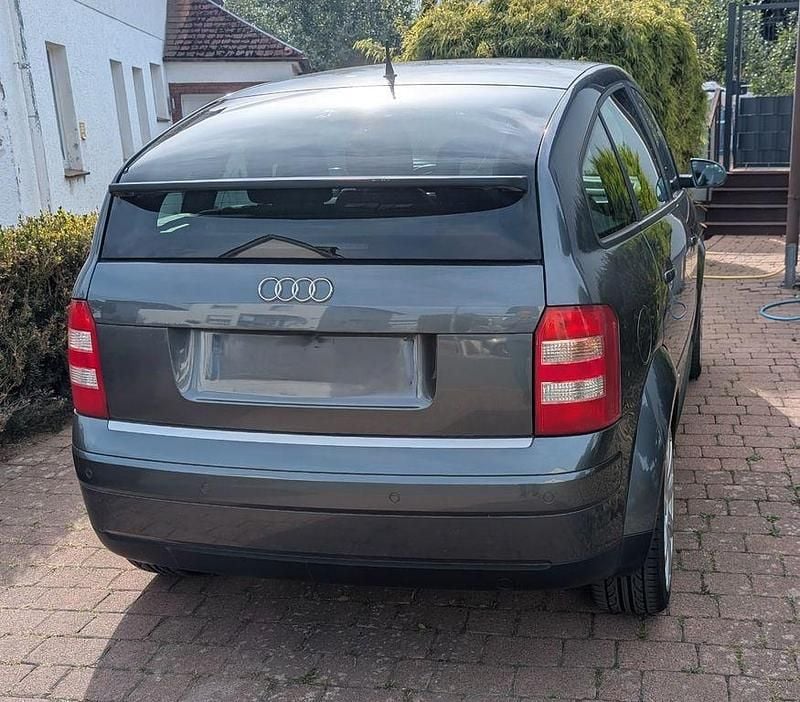 Grau Gebraucht 2004 Audi A2 S-Line Kleinwagen | 3.990 € (Guter Preis) - Bild 1/4
