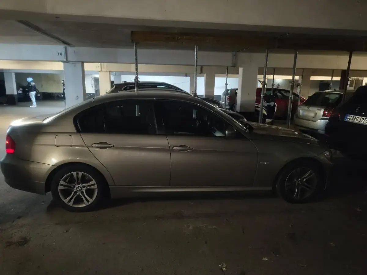 Gebraucht BMW 320 184 PS (135 kW) 2010 Limousine