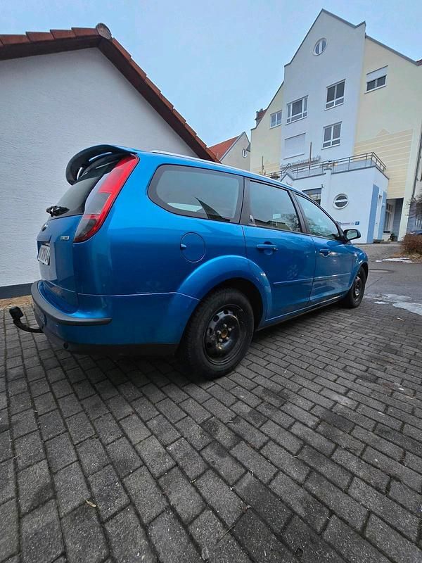 Gebraucht Ford Focus Ghia 125 PS (91 kW) 2006 Blau Kombi
