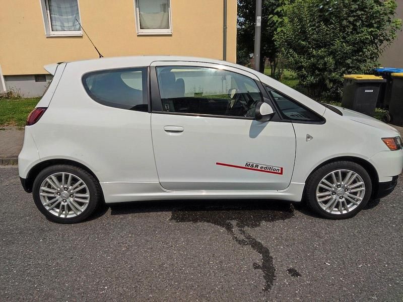 Weiß Gebraucht 2012 Mitsubishi Colt Edition Limousine | 2.899 € (Fairer Preis) - Bild 1/4