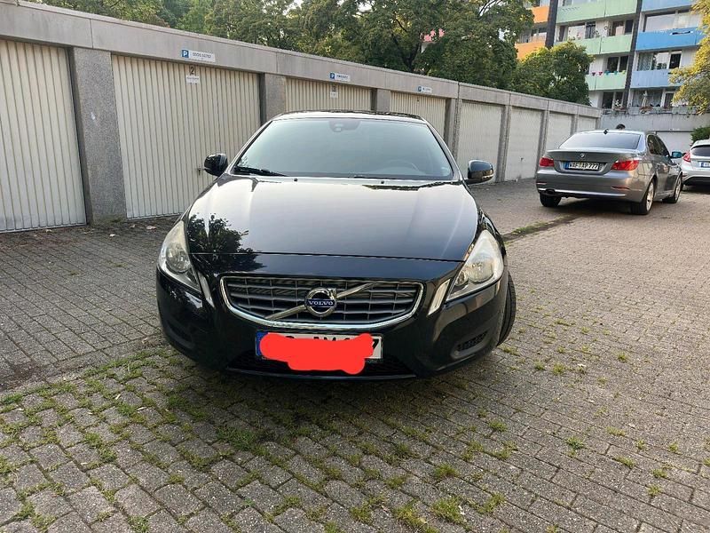 Gebraucht Volvo V60 114 PS (83 kW) 2012 Schwarz Kombi