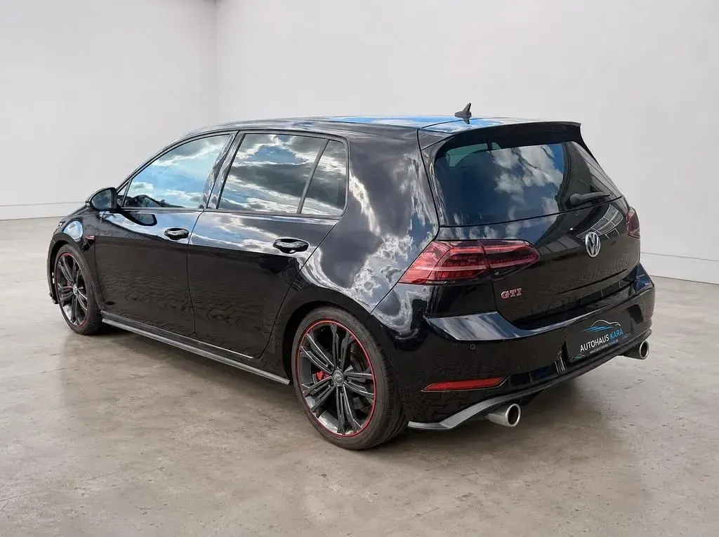 Gebraucht VW Golf VII GTI 245 PS (180 kW) 2019 Deep black Limousine