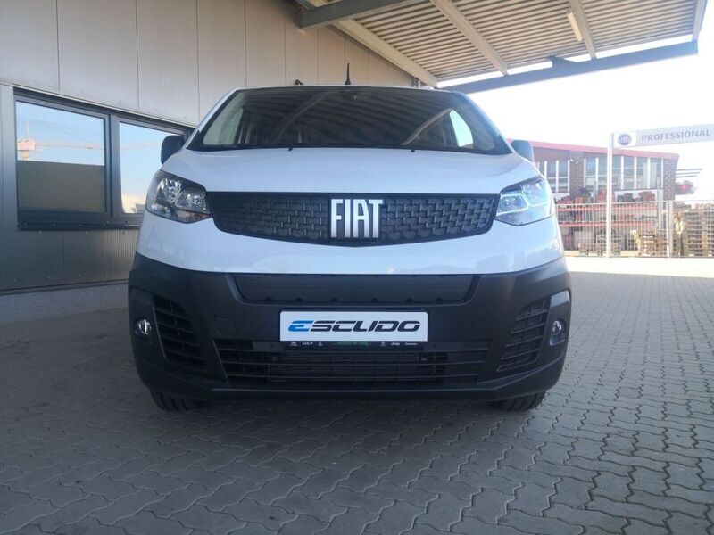 Bianco Gebraucht 2023 Fiat Scudo Van / Kleinbus | 34.960 € (Teuer) - Bild 1/4