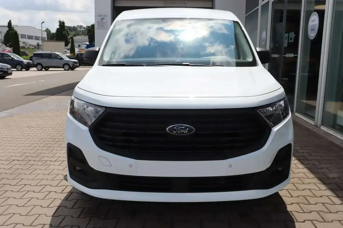 Nowe Ford Transit Limited 122 KM (89 kW) 2026 Biały Kombi