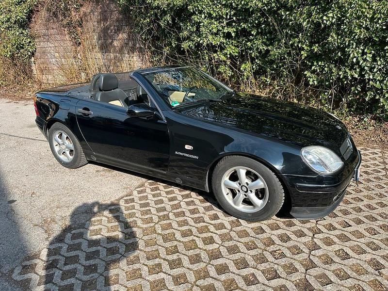 Gebraucht Mercedes SLK230 193 PS (141 kW) 1997 Schwarz Cabrio