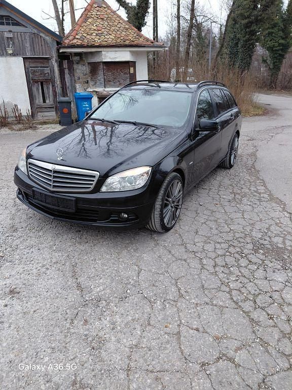 Silber Gebraucht 2010 Mercedes C220 Limousine | 3.500 € (Superpreis) - Bild 1/4