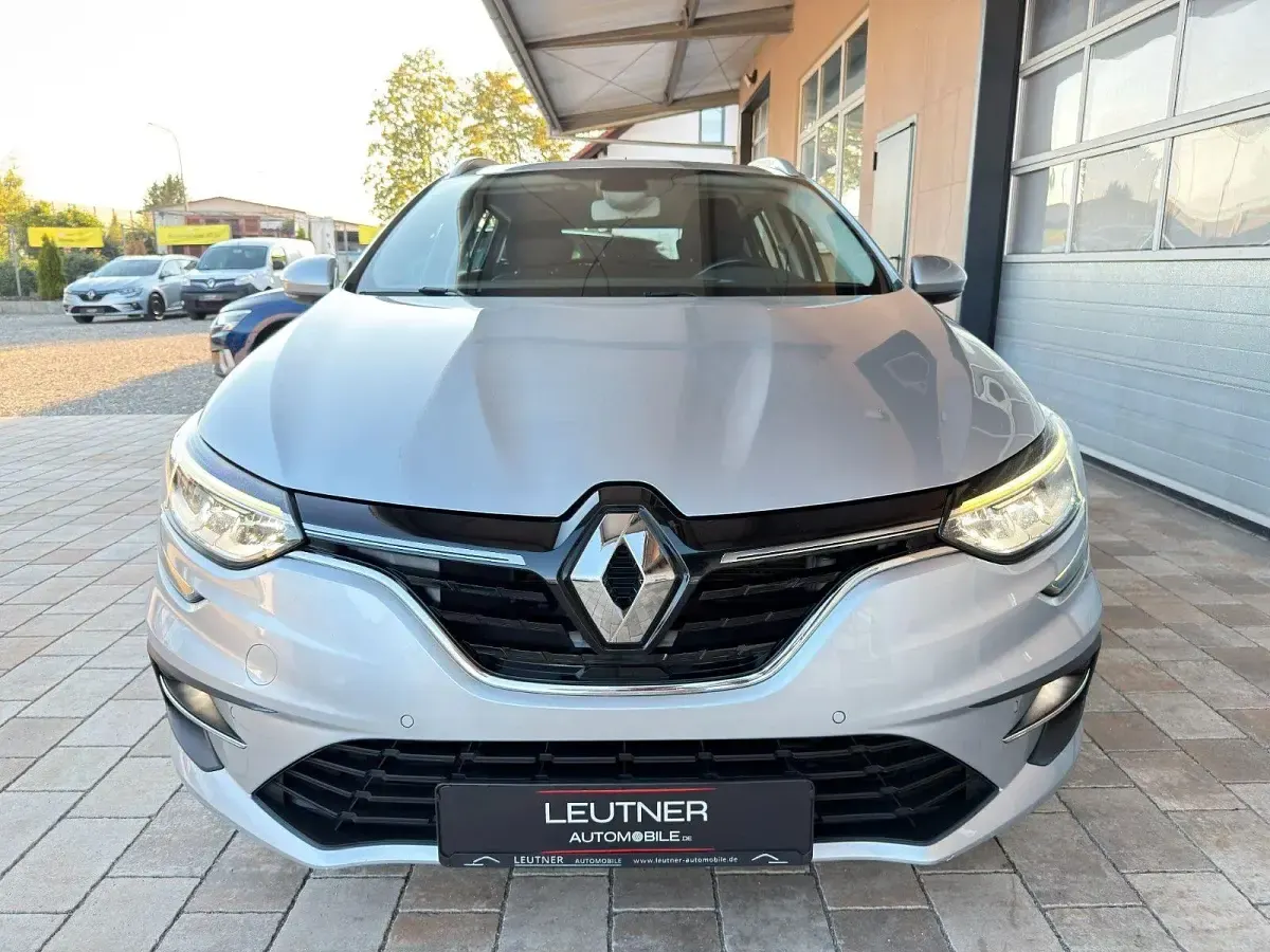 Gebraucht Renault Mégane GrandTour 116 PS (85 kW) 2021 Silber Kombi