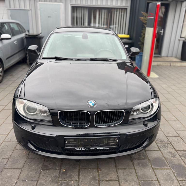 Gebraucht BMW 118 Efficient Dynamics 143 PS (105 kW) 2011 Schwarz Kleinwagen