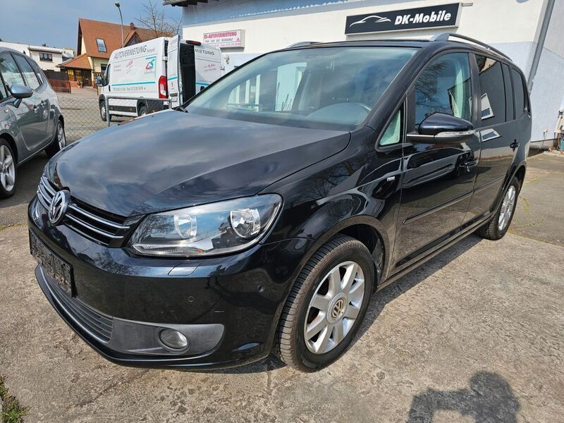 Schwarz Gebraucht 2014 VW Touran Cup Van / Kleinbus | 8.790 € (Etwas zu teuer) - Bild 1/4