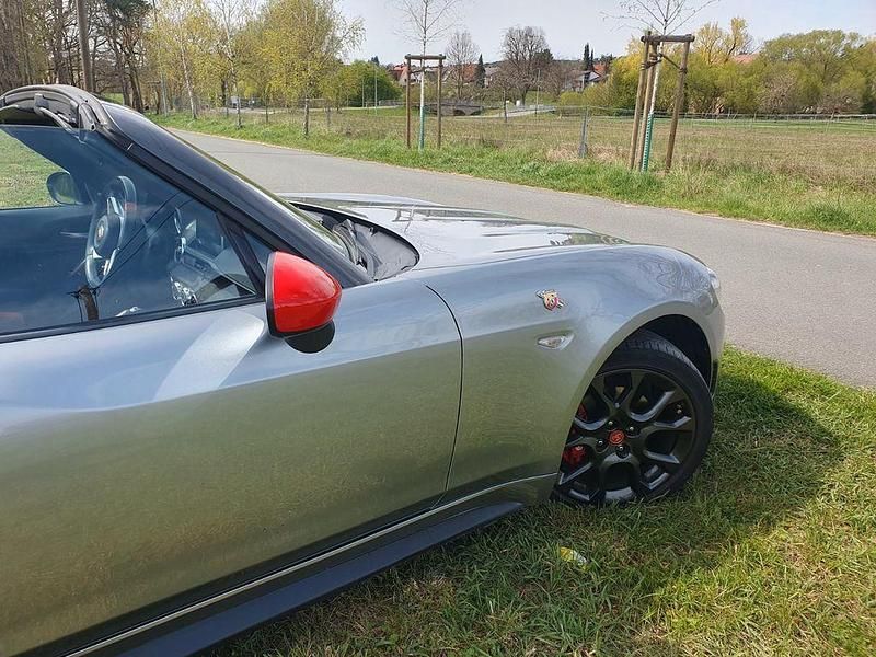Gebraucht Abarth 124 Spider 170 PS (125 kW) 2017 Silber Cabrio