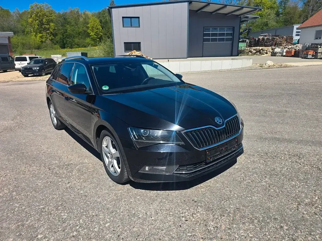 Gebraucht Skoda Superb 190 PS (139 kW) 2017 Schwarz Kombi