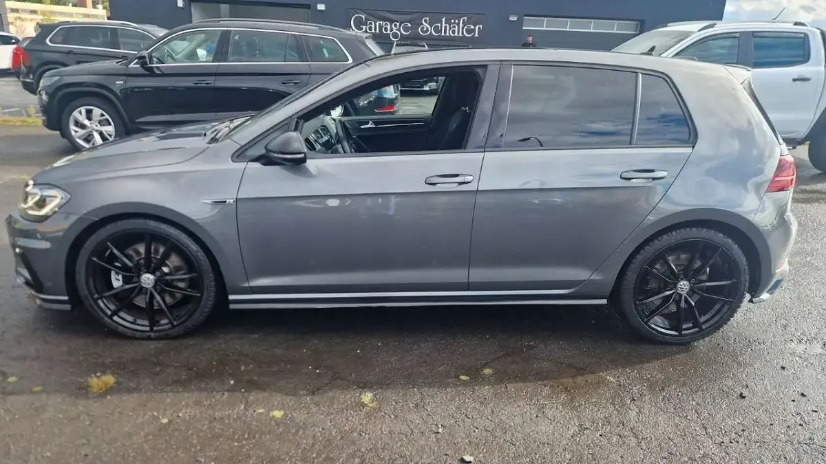 Gebraucht VW Golf VII R 300 PS (220 kW) 2019 Grau Limousine