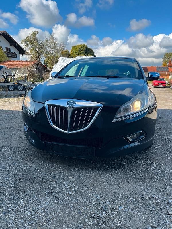 Gebraucht Lancia Delta 120 PS (88 kW) 2010 Schwarz Kleinwagen