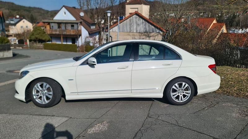 Gebraucht Mercedes C200 Avantgarde 184 PS (135 kW) 2009 Weiß Limousine