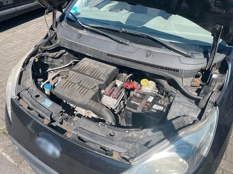 Second-hand Ford Ka 69 CP (50 kW) 2010 Negru Hatchback
