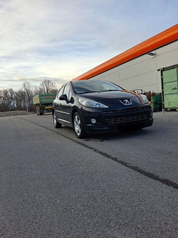 Gebraucht Peugeot 207 Platinum 156 PS (114 kW) 2011 Schwarz Limousine