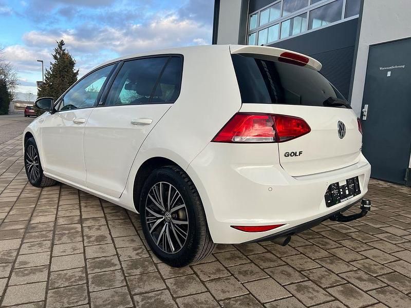 Gebraucht VW Golf VII Allstar 110 PS (80 kW) 2017 Weiß Limousine