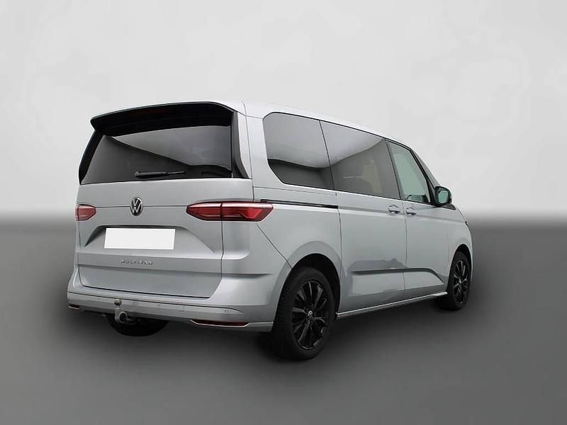 Gebraucht VW Multivan Life 150 PS (110 kW) 2024 Silber Van
