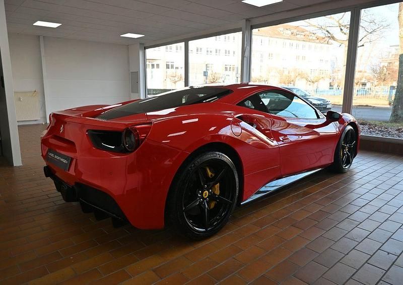Gebraucht Ferrari 488 670 PS (492 kW) 2015 Rot Coupé