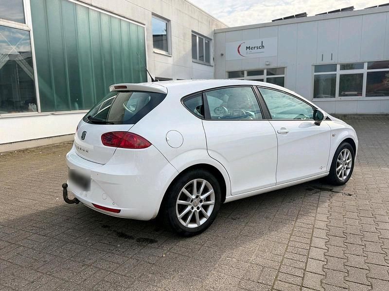 Second-hand Seat Leon 140 CP (102 kW) 2011 Alb Hatchback