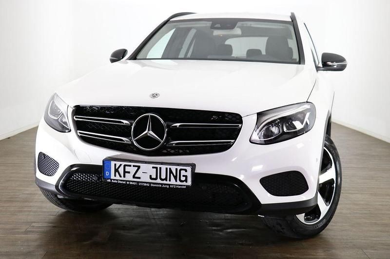 Weiß Gebraucht 2018 Mercedes GLC250 SUV | 26.490 € (Fairer Preis) - Bild 1/4