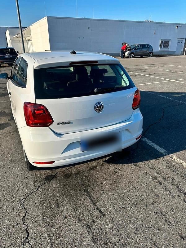 Gebraucht VW Polo 90 PS (66 kW) 2016 Weiß Limousine