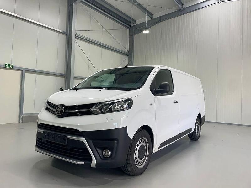Weiß Gebraucht 2022 Toyota Proace Van | 17.900 € (Superpreis) - Bild 1/4