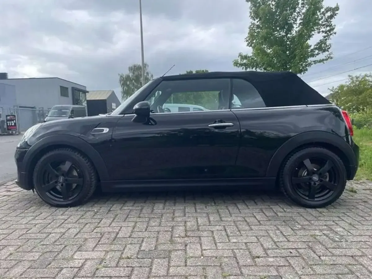 Gebraucht Mini Cooper D Cabriolet 116 PS (85 kW) 2018 Schwarz Cabrio
