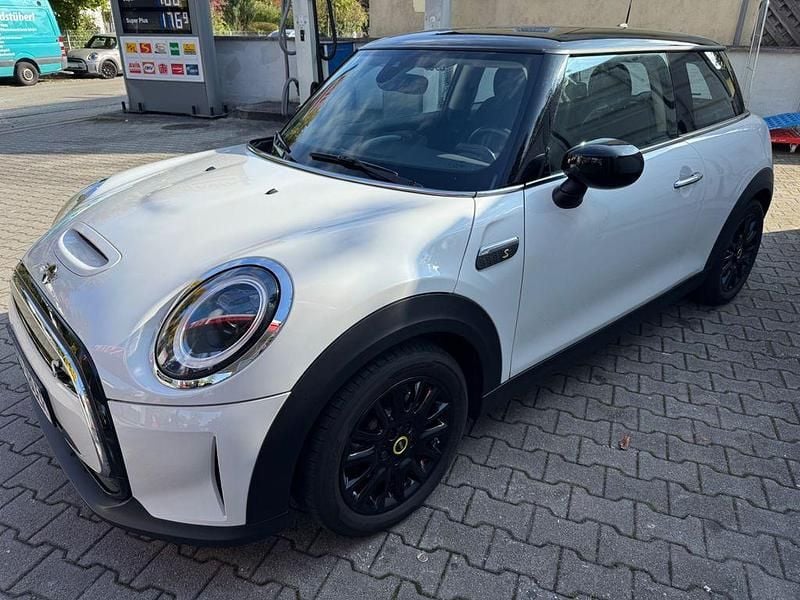 Weiß Gebraucht 2023 Mini Cooper SE Classic Kleinwagen | 19.200 € (Guter Preis) - Bild 1/4