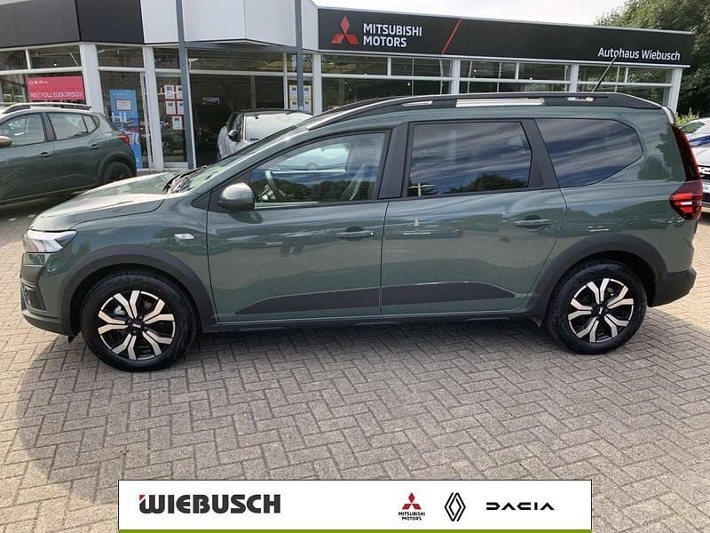 Safarigrüngrau Neu 2025 Dacia Jogger Expression Van / Kleinbus | 24.490 € (Superpreis) - Bild 1/4