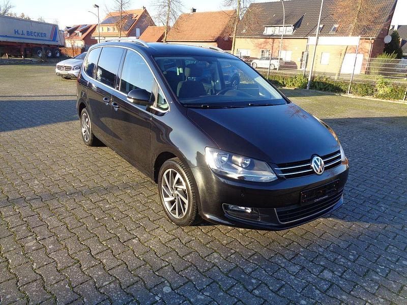 Schwarz Gebraucht 2018 VW Sharan Sound Van / Kleinbus | 20.900 € (Guter Preis) - Bild 1/4
