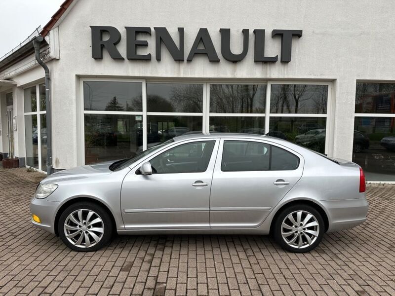 Grau Gebraucht 2009 Skoda Octavia Limousine | 4.799 € (Guter Preis) - Bild 1/4