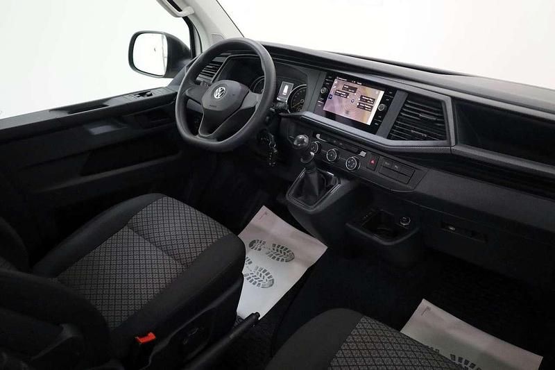 Gebraucht VW Multivan Trendline 150 PS (110 kW) 2020 Candyweiss Van