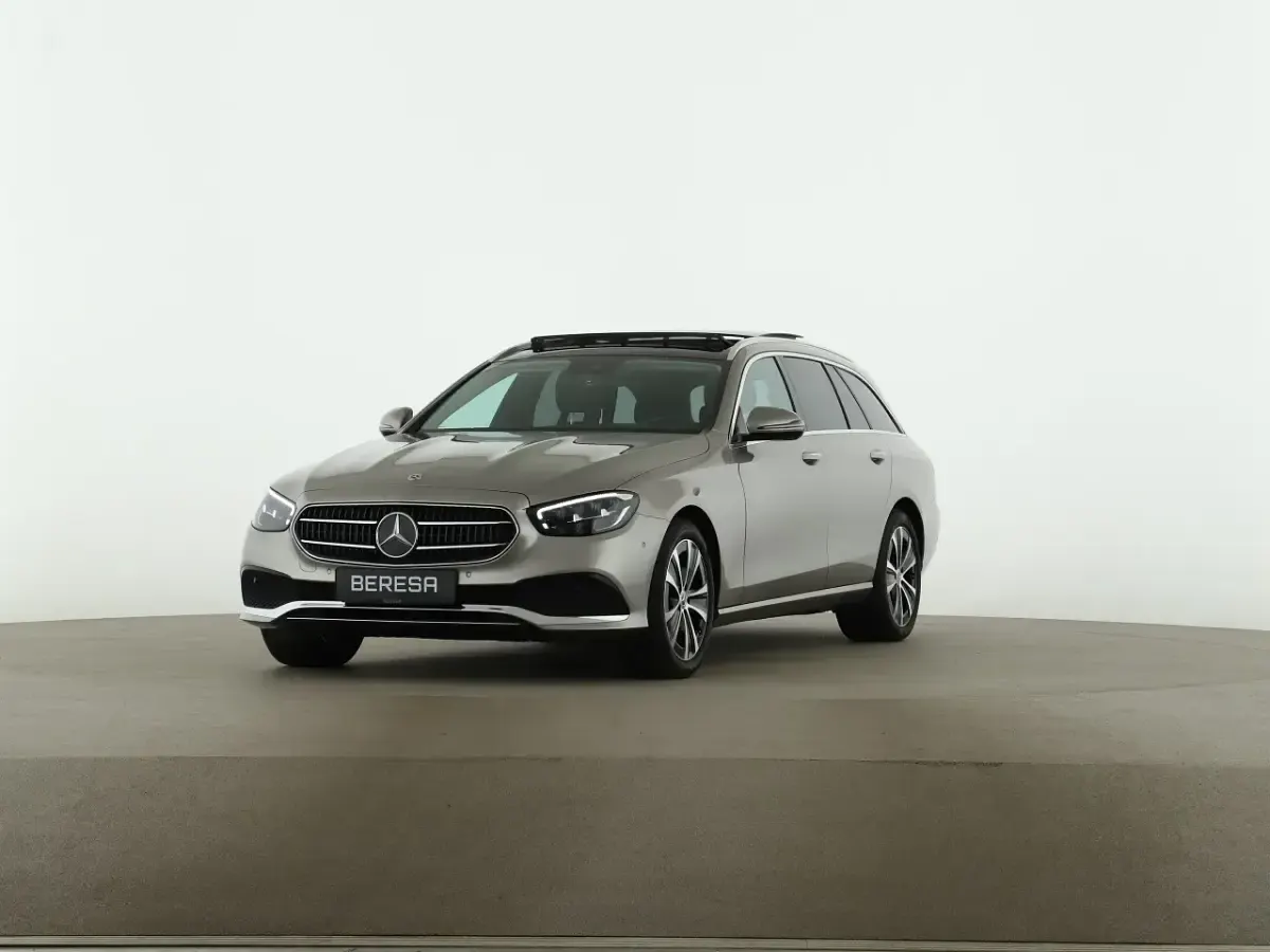 Gebraucht Mercedes E300 Avantgarde 320 PS (235 kW) 2022 Silber Limousine