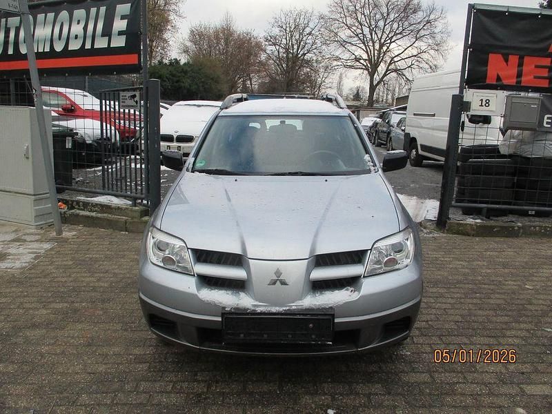 Gebraucht Mitsubishi Outlander Invite 136 PS (100 kW) 2006 Silber SUV